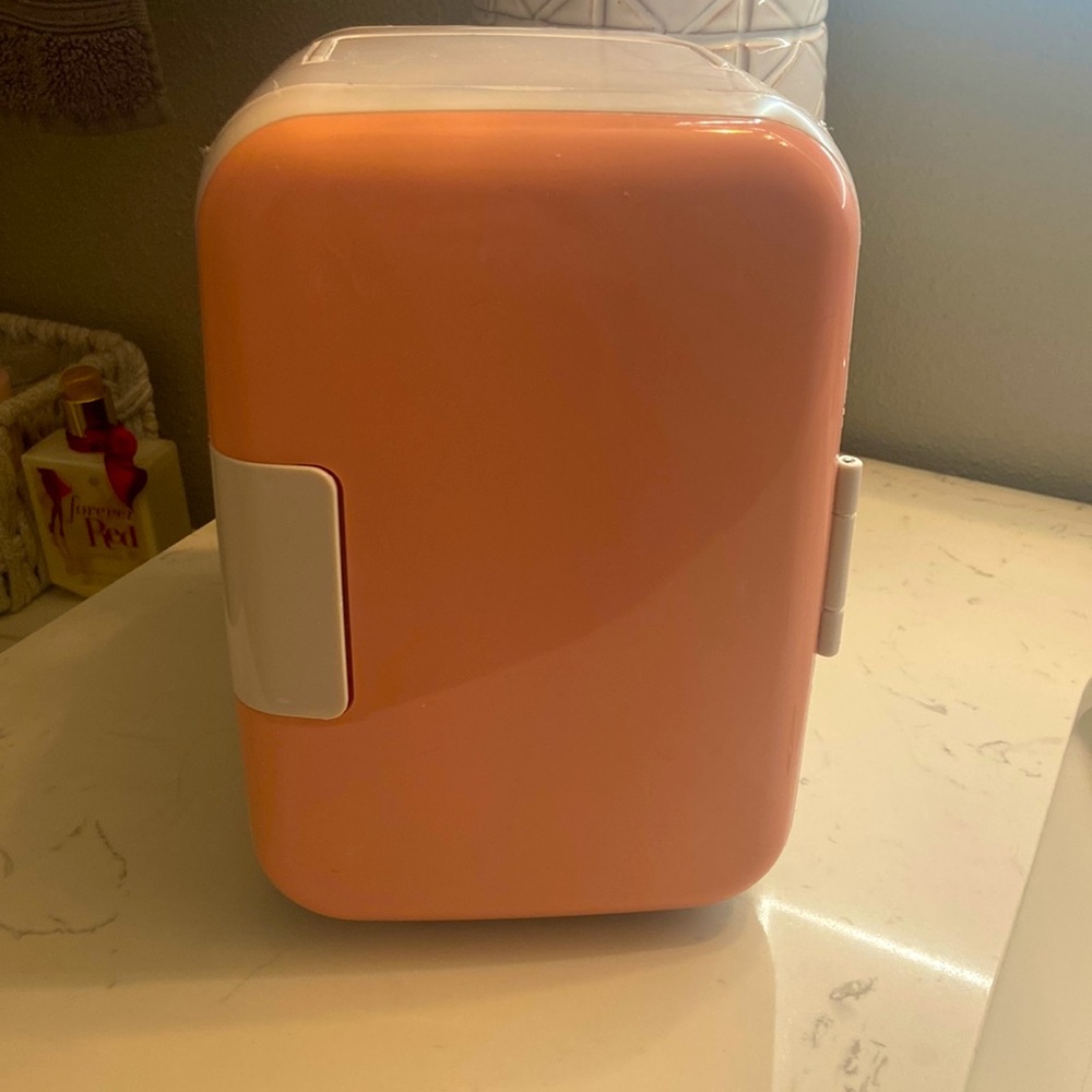Car cooler or beauty fridge pink and white new in box